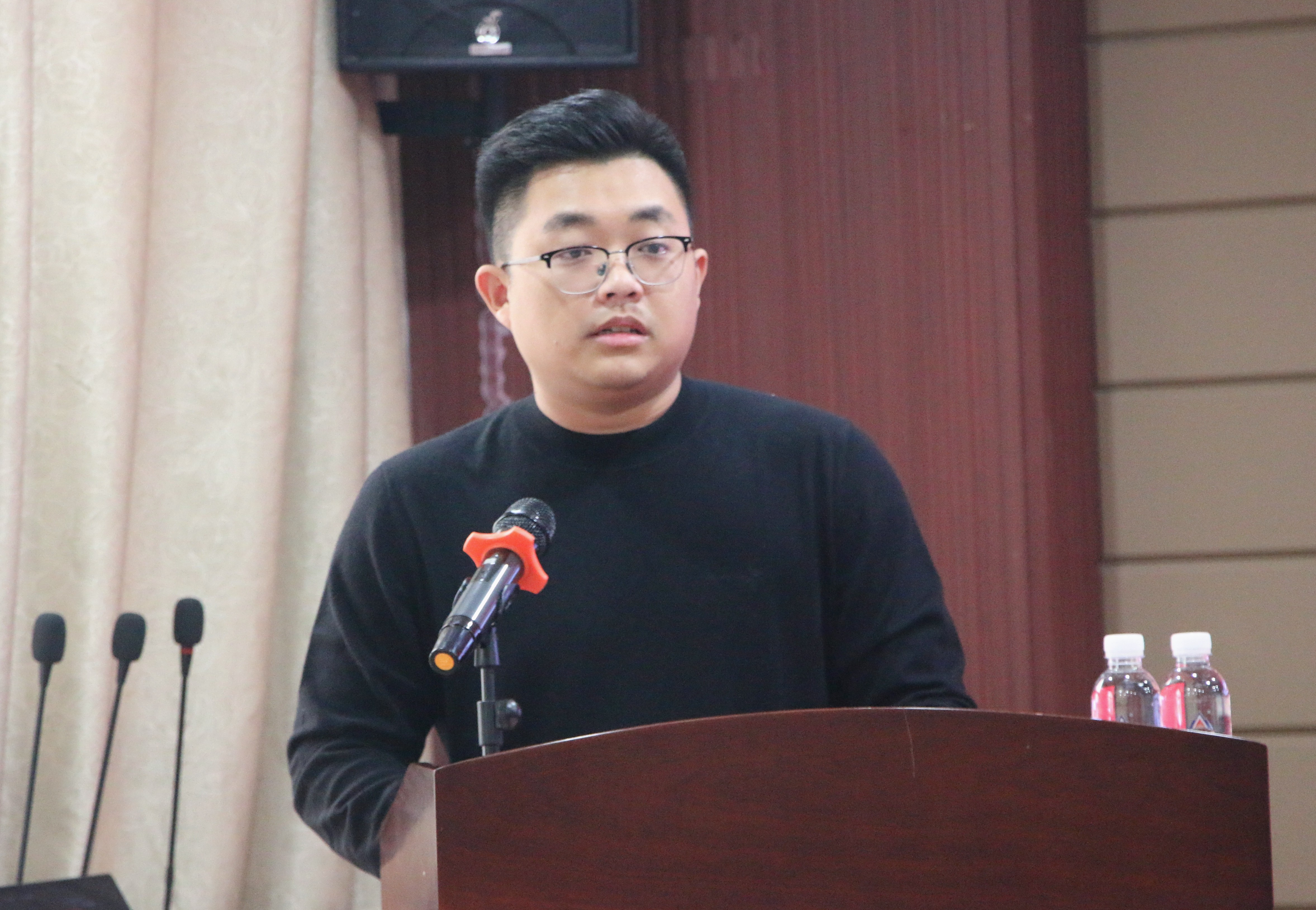 图片关键词