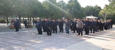 缅怀先烈铸忠魂 砥砺奋进守初心--大发在线官网与兰陵县自然资源和规划局开展清明节祭扫结对共建活动